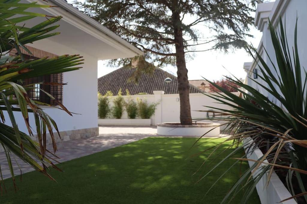 La Casa De Enfrente Villa Herencia ภายนอก รูปภาพ