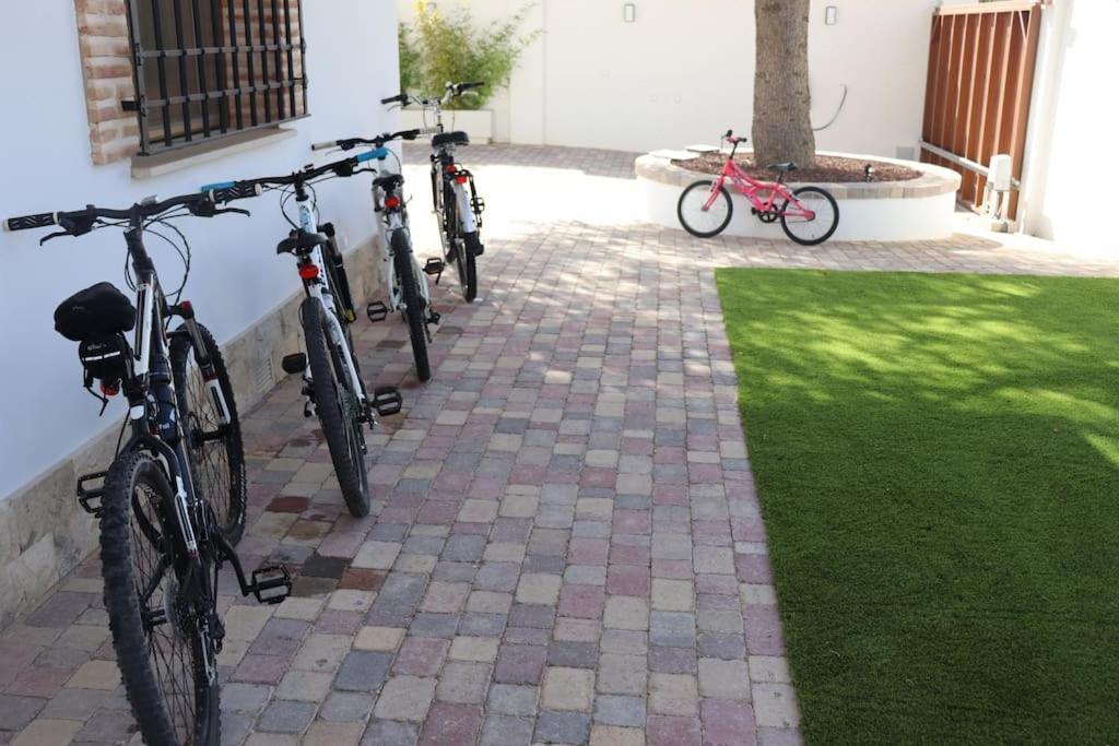 La Casa De Enfrente Villa Herencia ภายนอก รูปภาพ