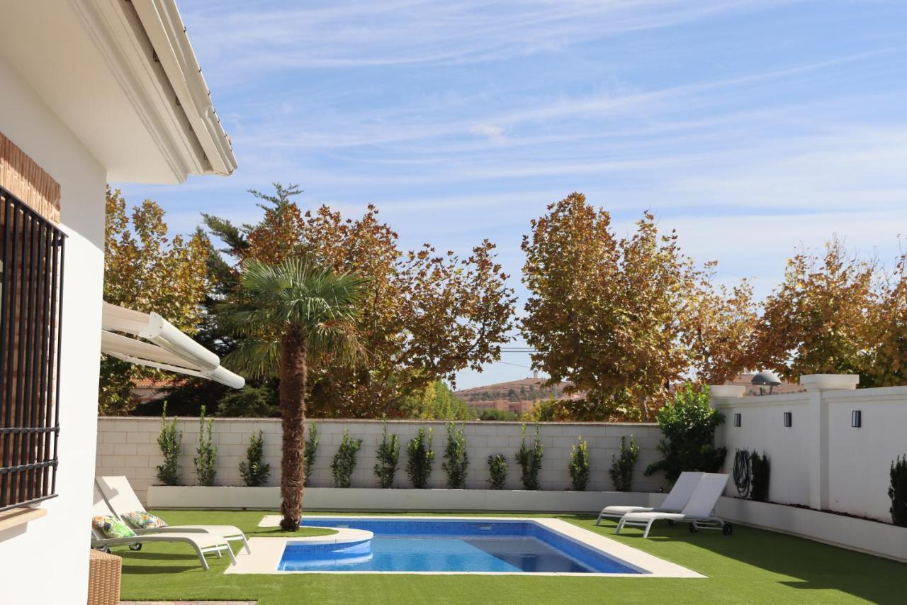 La Casa De Enfrente Villa Herencia ภายนอก รูปภาพ