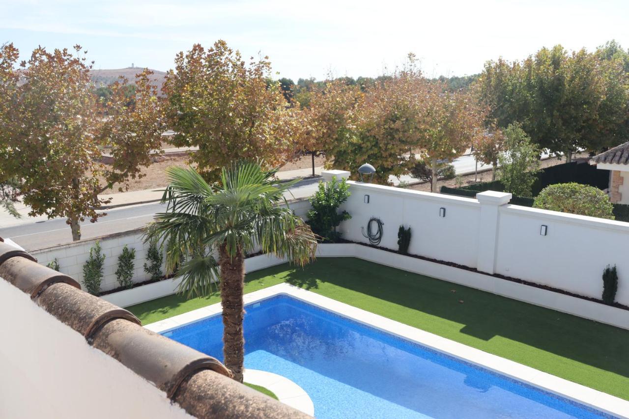 La Casa De Enfrente Villa Herencia ภายนอก รูปภาพ